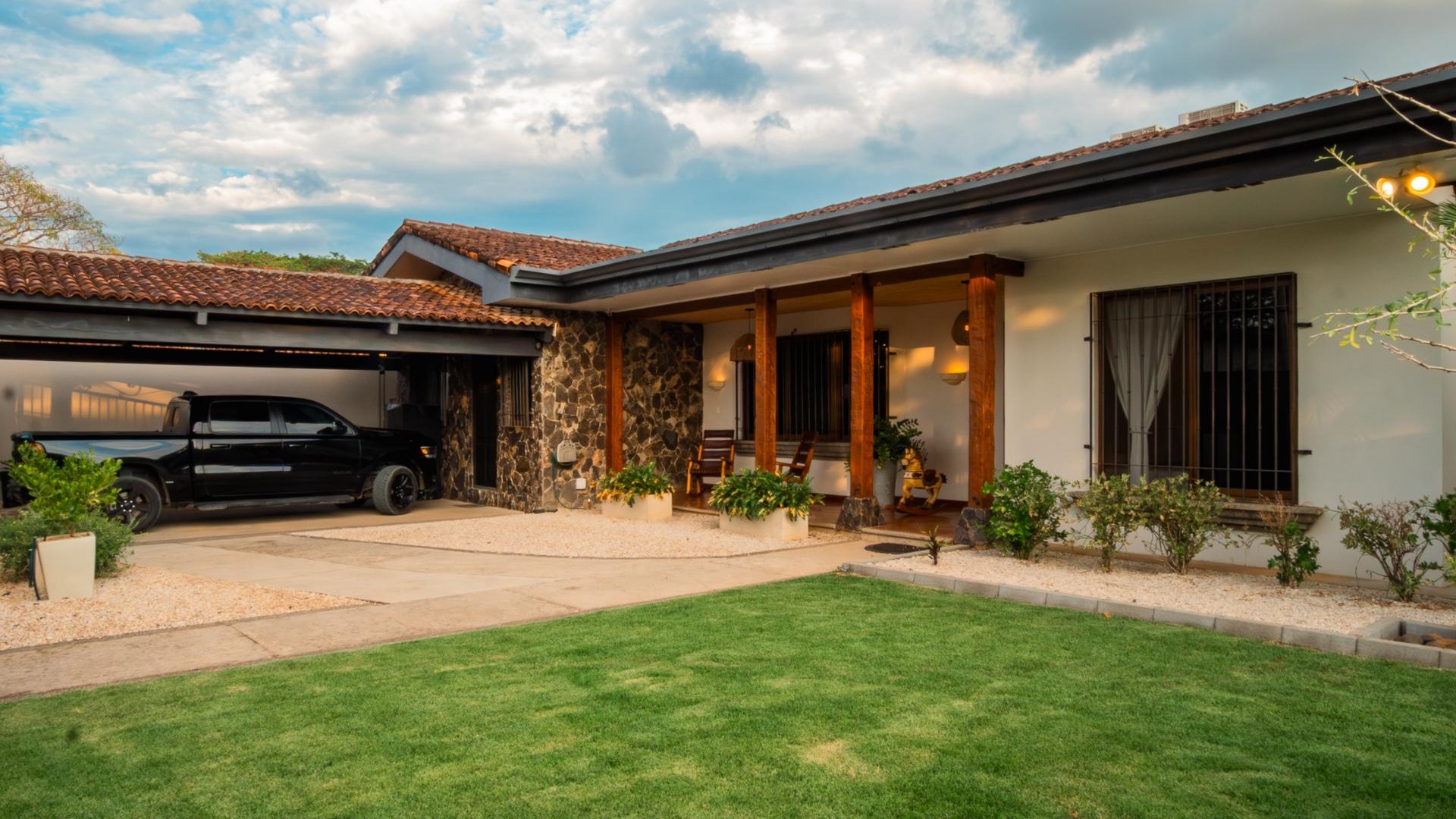 Real garden house 
