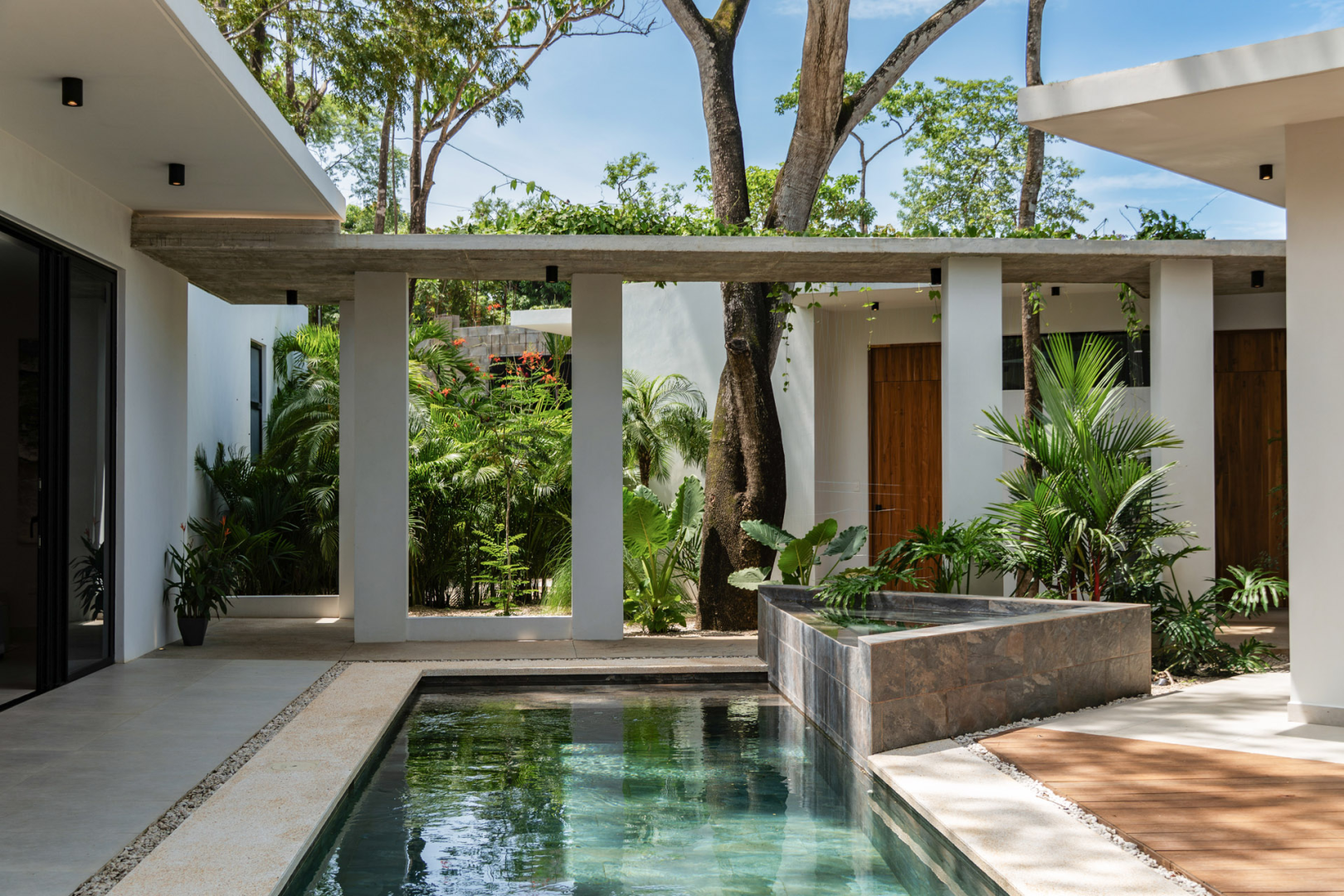 NUMANDI LUXURY RESIDENCES